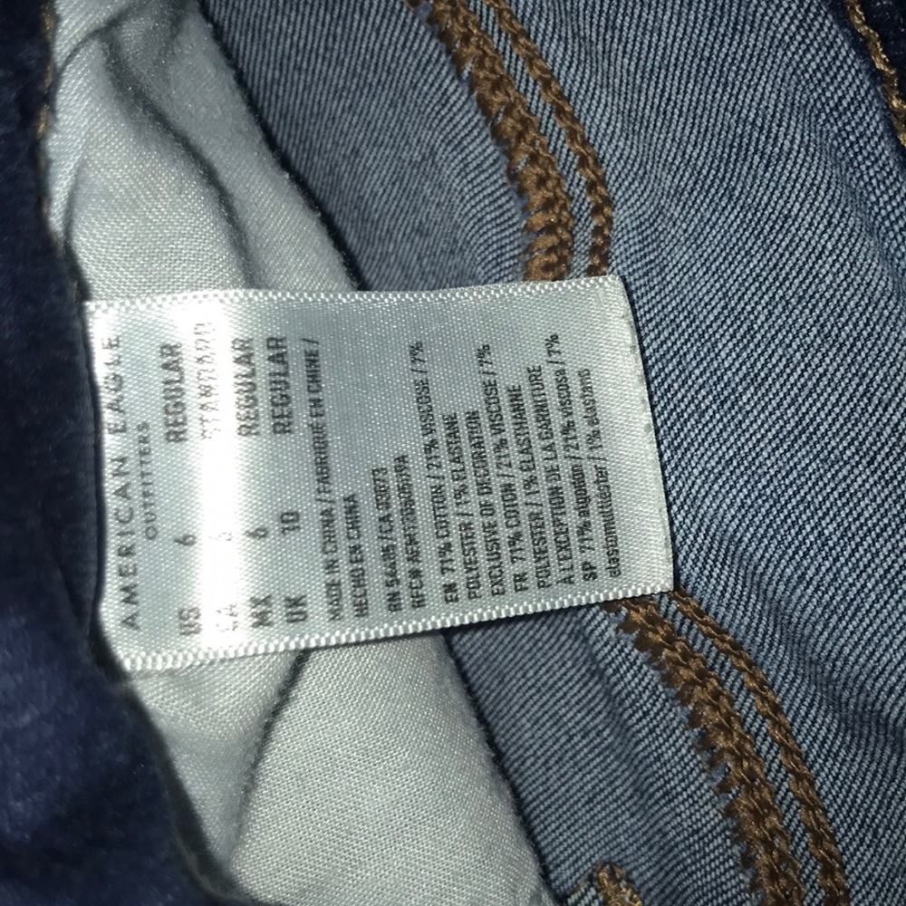American Eagle ripped jeans size 6 - Picture 3 of 5